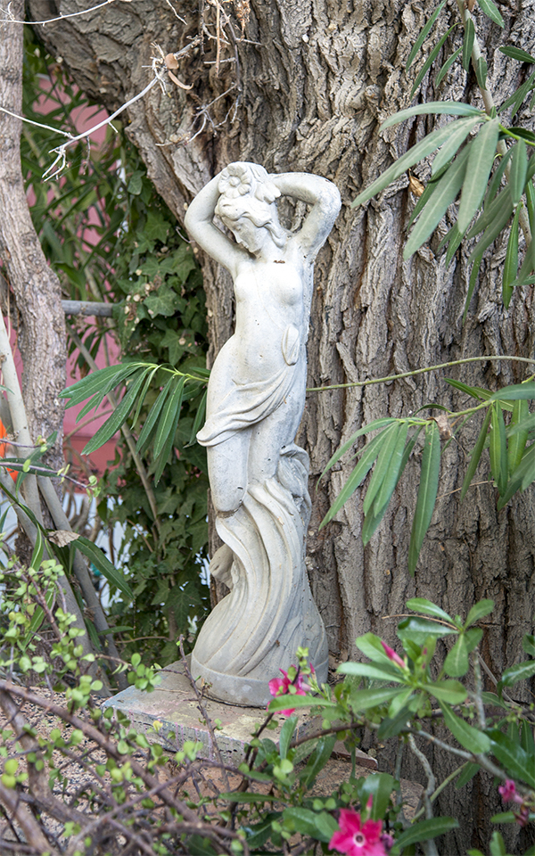 Bathing Venus statue